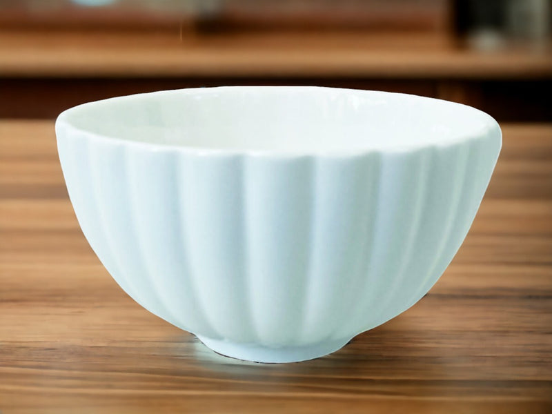 茶碗（花型、約１０．５ｃｍ）