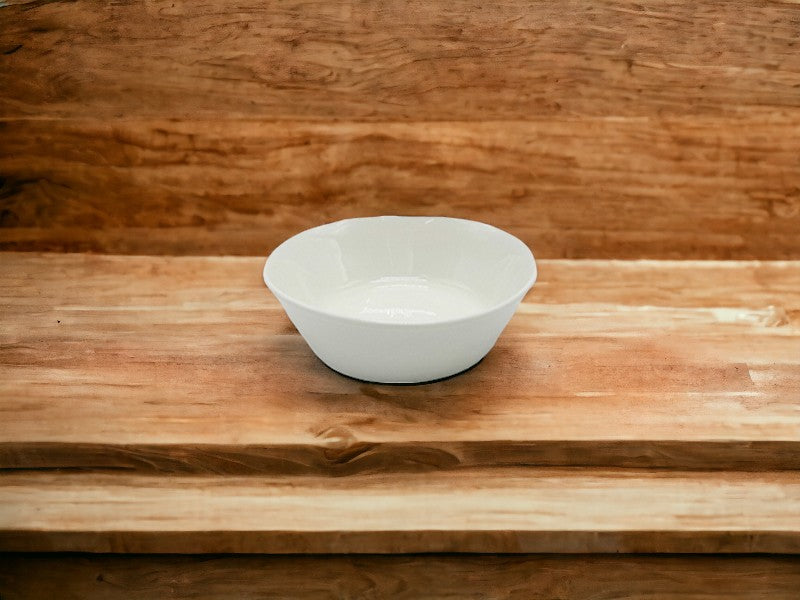 白食器深鉢（ニューボン、約１０．５ｃｍ）